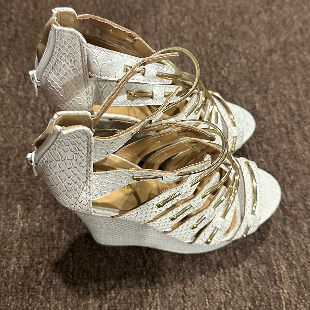 EUC Paprika Women's White and Gold Strappy Wedge Sandals 6.5